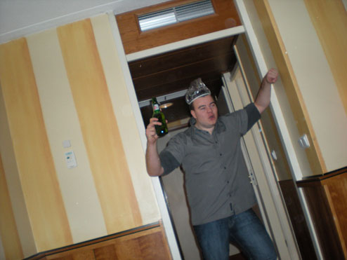 lomme in hotel room.jpg